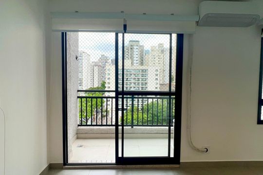 Varanda de kitnet/studio para alugar com 1 quarto, 28m² em Pinheiros, São Paulo