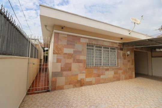 Área externa de casa à venda com 3 quartos, 180m² em Taquaral, Campinas