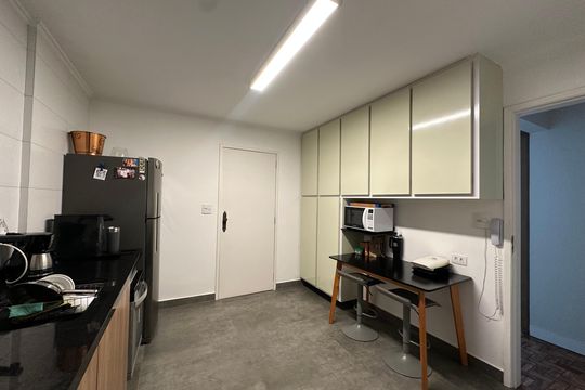 Cozinha de apartamento para alugar com 3 quartos, 85m² em Vila Romana, São Paulo
