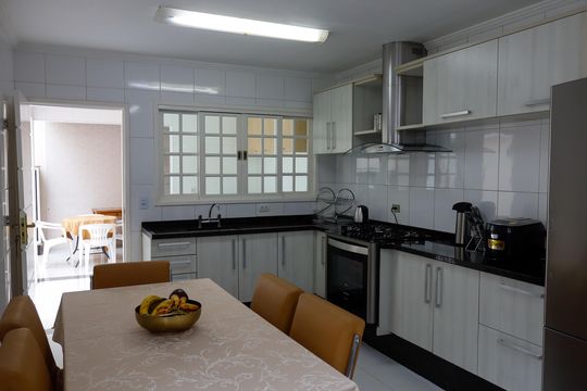Casa à venda com 3 quartos, 179m² em Vila Campesina, Osasco