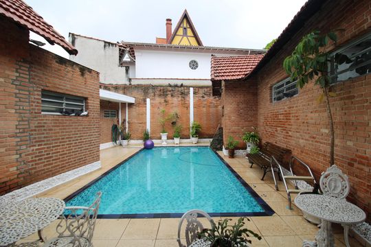 Quintal de casa à venda com 4 quartos, 200m² em Jardim Franca, São Paulo