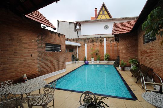 Quintal de casa à venda com 4 quartos, 200m² em Jardim Franca, São Paulo