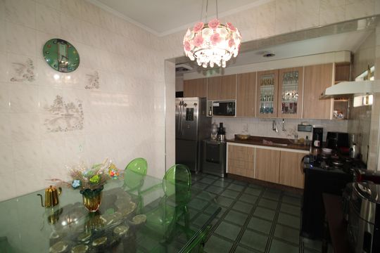Cozinha de casa à venda com 4 quartos, 200m² em Jardim Franca, São Paulo