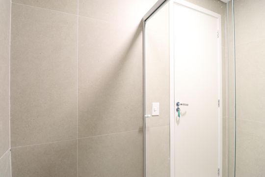 Banheiro de apartamento para alugar com 1 quarto, 26m² em Barra Funda, São Paulo