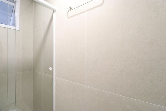 Banheiro de kitnet/studio para alugar com 1 quarto, 20m² em Barra Funda, São Paulo