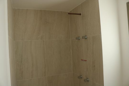 Banheiro de kitnet/studio para alugar com 1 quarto, 29m² em Perdizes, São Paulo