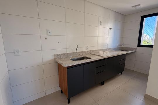 Sala - Cozinha de apartamento para alugar com 1 quarto, 49m² em Parque Amazonia, Goiânia