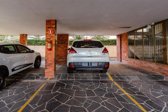 Garagem de apartamento à venda com 3 quartos, 140m² em Menino Deus, Porto Alegre