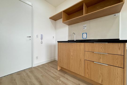 Cozinha  de kitnet/studio para alugar com 0 quarto, 28m² em Jardim das Acacias, São Paulo