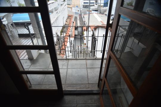 Sacada de casa para alugar com 6 quartos, 278m² em Parque das Nações, Santo André