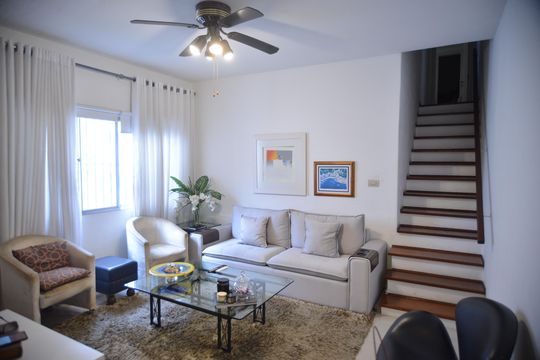 Sala de casa para alugar com 6 quartos, 278m² em Parque das Nações, Santo André
