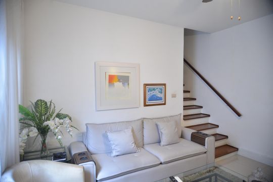 Sala de casa para alugar com 6 quartos, 278m² em Parque das Nações, Santo André