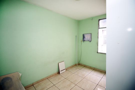Quarto 2 de apartamento à venda com 2 quartos, 48m² em Olaria, Rio de Janeiro