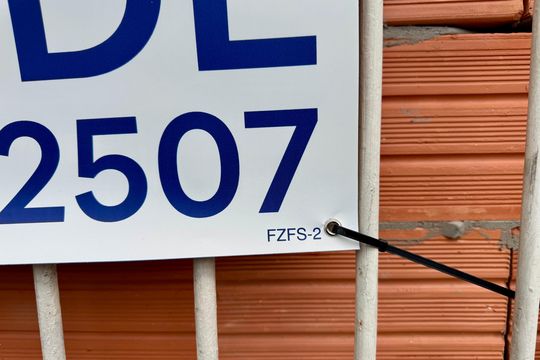 Código da placa FZFS-2 de casa à venda com 4 quartos, 174m² em Jardim Kawamoto, Guarulhos