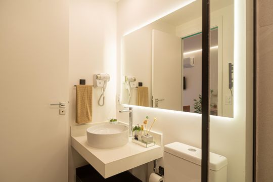 Banheiro de kitnet/studio para alugar com 1 quarto, 19m² em Bela Vista, São Paulo