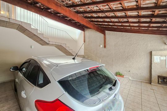 Garagem de casa à venda com 3 quartos, 192m² em Jardim Calux, São Bernardo do Campo