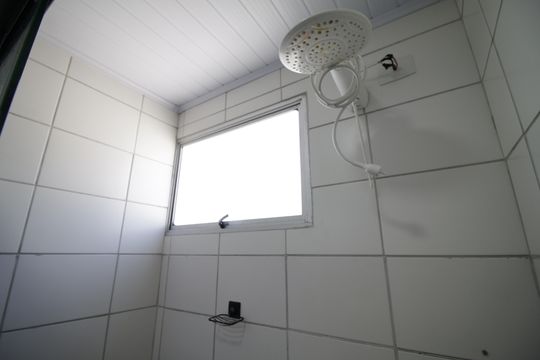 Banheiro de apartamento à venda com 2 quartos, 44m² em Anil, Rio de Janeiro