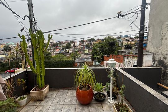 Quintal de casa à venda com 4 quartos, 135m² em Vila Bela Vista, Santo André