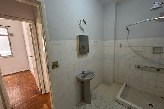 Banheiro de apartamento à venda com 1 quarto, 50m² em Méier, Rio de Janeiro