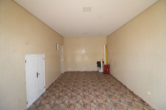 Garagem de casa à venda com 3 quartos, 126m² em Vila Roque, São Paulo