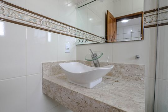 Banheiro - Quarto 3 - Suíte de casa de condomínio para alugar com 3 quartos, 280m² em Parque Santana, Mogi das Cruzes