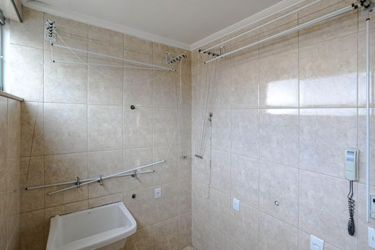 Área de Serviço de casa de condomínio para alugar com 3 quartos, 280m² em Parque Santana, Mogi das Cruzes