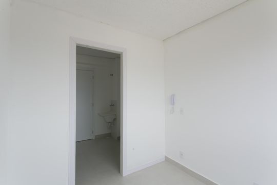 Sala de apartamento para alugar com 2 quartos, 34m² em Vila Carmosina, São Paulo