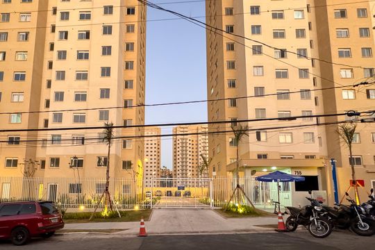 Fachada de apartamento à venda com 2 quartos, 34m² em Vila Carmosina, São Paulo