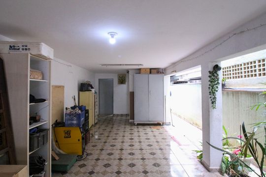 Garagem de casa à venda com 4 quartos, 170m² em Vila Diva (zona Leste), São Paulo