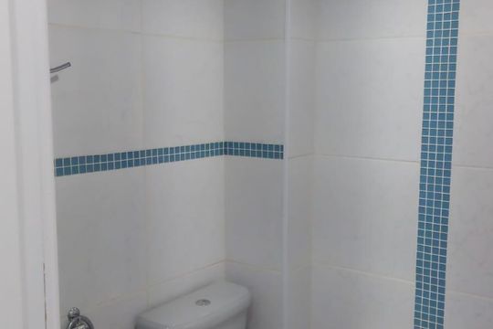 Banheiro de apartamento à venda com 2 quartos, 56m² em Jardim Íris, São Paulo