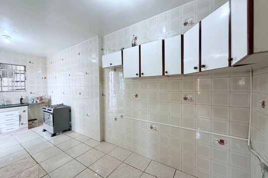 Casa para alugar com 3 quartos, 197m² em Alto Caiçaras, Belo Horizonte
