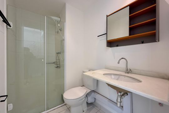 Banheiro de kitnet/studio à venda com 0 quarto, 27m² em Santo Amaro, São Paulo