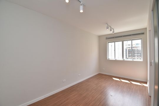 Sala de apartamento à venda com 1 quarto, 34m² em Bigorrilho, Curitiba