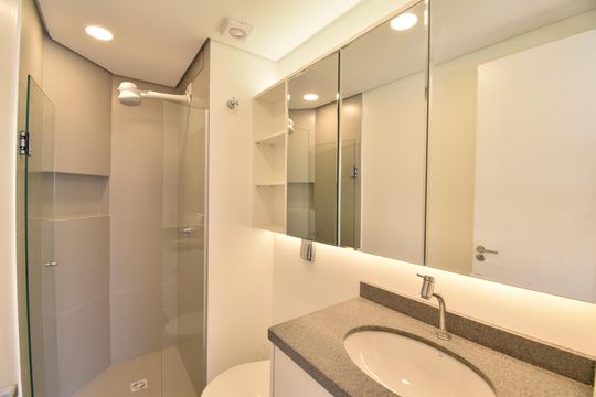 Banheiro da Suíte de apartamento à venda com 1 quarto, 34m² em Bigorrilho, Curitiba
