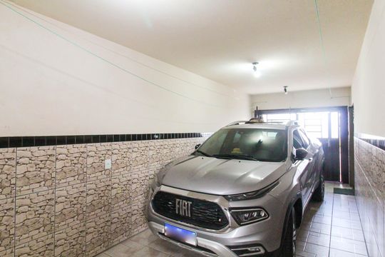 Garagem de casa à venda com 3 quartos, 270m² em Guajuviras, Canoas