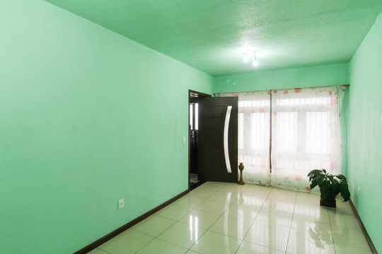 Casa à venda com 3 quartos, 270m² em Guajuviras, Canoas