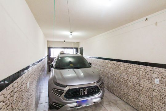 Garagem de casa à venda com 3 quartos, 270m² em Guajuviras, Canoas