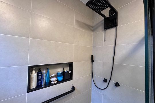 Suíte - Banheiro de casa de condomínio à venda com 3 quartos, 168m² em Ilha de Guaratiba, Rio de Janeiro