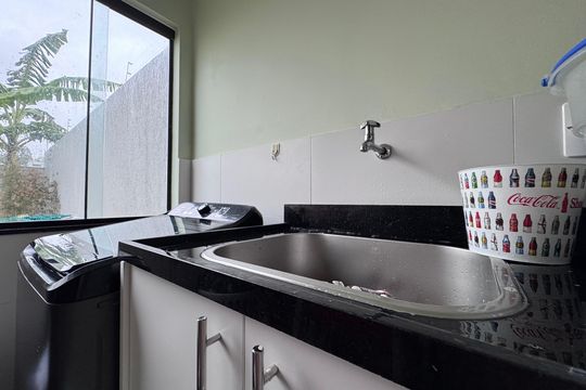 Área de Serviço de casa de condomínio à venda com 3 quartos, 168m² em Ilha de Guaratiba, Rio de Janeiro