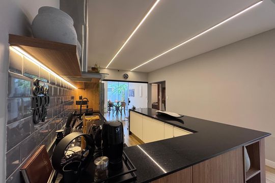 Cozinha de casa de condomínio à venda com 3 quartos, 168m² em Ilha de Guaratiba, Rio de Janeiro