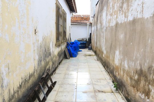 Área externa de casa para alugar com 6 quartos, 250m² em Jardim das Margaridas, Salvador