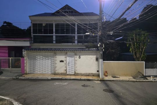 Fachada de casa de condomínio à venda com 3 quartos, 90m² em Tanque, Rio de Janeiro