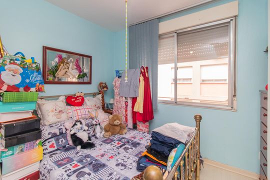 Quarto 1 de apartamento à venda com 2 quartos, 80m² em Cristal, Porto Alegre