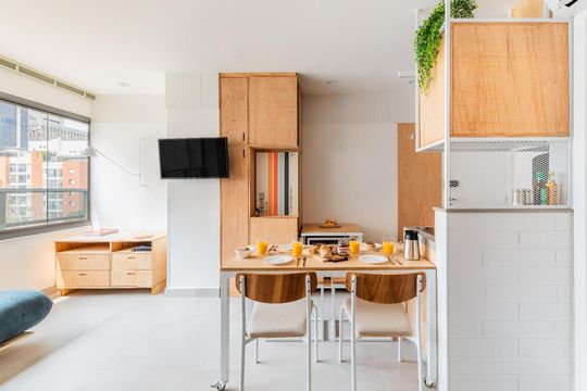 Cozinha de apartamento para alugar com 1 quarto, 29m² em Itaim Bibi, São Paulo