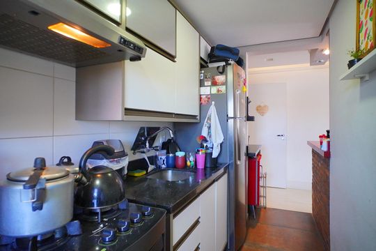 Cozinha de apartamento à venda com 2 quartos, 56m² em Ipanema, Porto Alegre