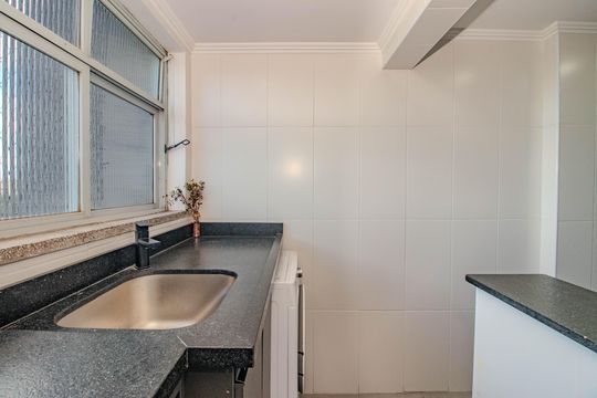 Cozinha e Área de Serviço de apartamento à venda com 3 quartos, 230m² em Passo D’areia, Porto Alegre