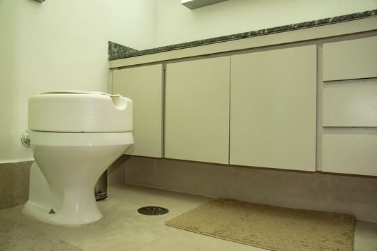 Banheiro de apartamento à venda com 3 quartos, 98m² em Chácara Inglesa, São Paulo