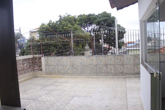 Terraço  de casa à venda com 4 quartos, 300m² em Vila Sao Rafael, Guarulhos