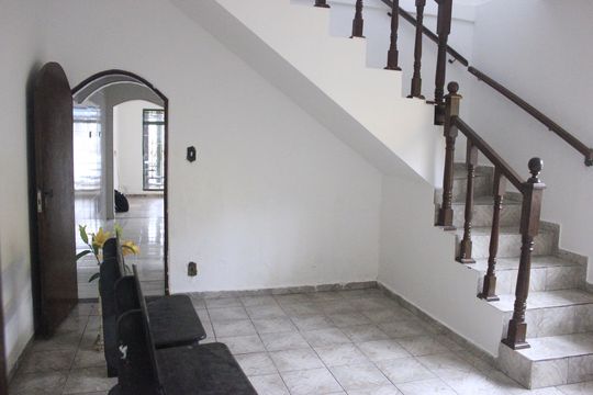 Sala  de casa à venda com 4 quartos, 300m² em Vila Sao Rafael, Guarulhos