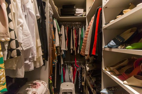 Closet de casa para alugar com 3 quartos, 175m² em Vila Oliveira, Mogi das Cruzes